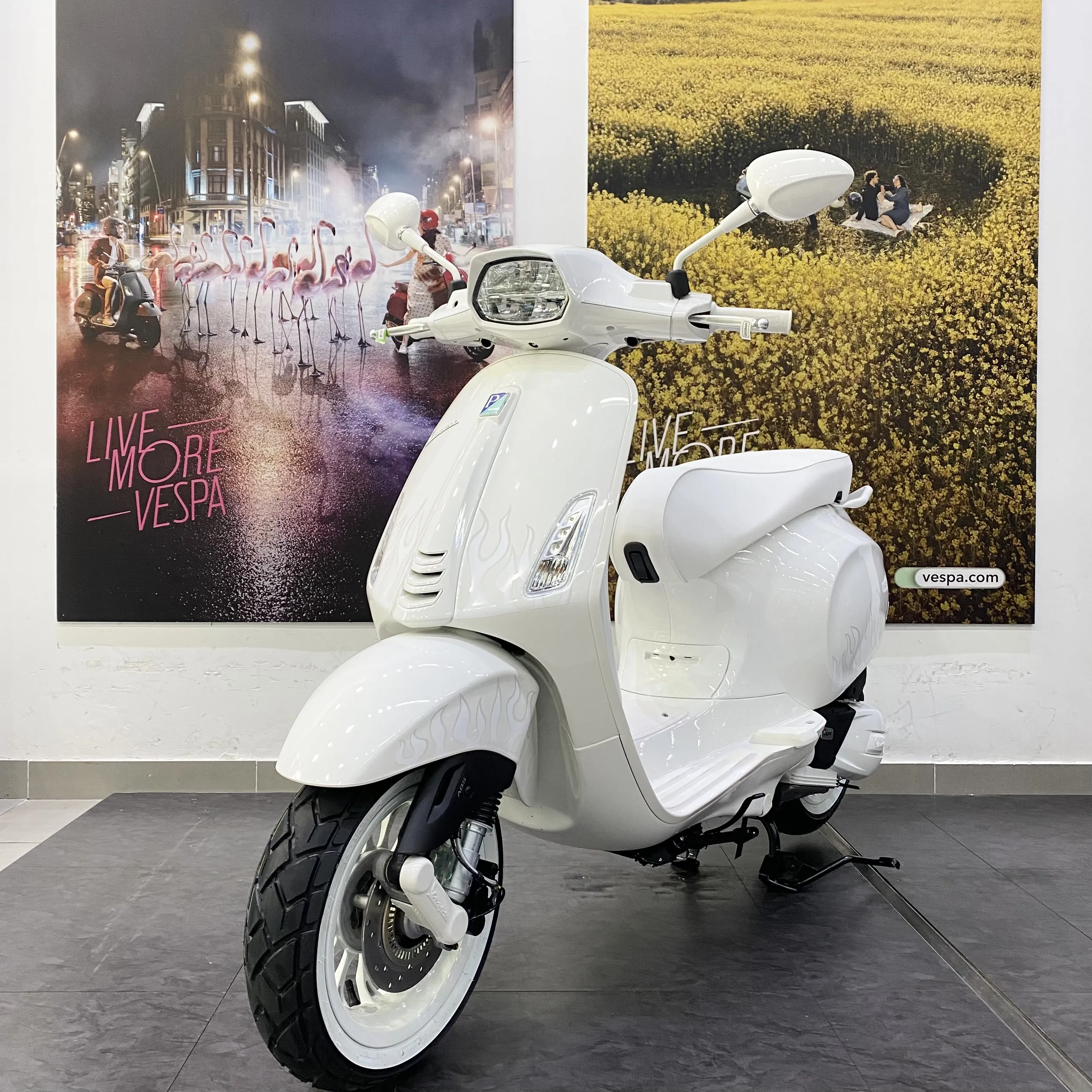 Vespa Sprint x Justin Bieber đã có mặt tại hệ thống Piaggio Topcom